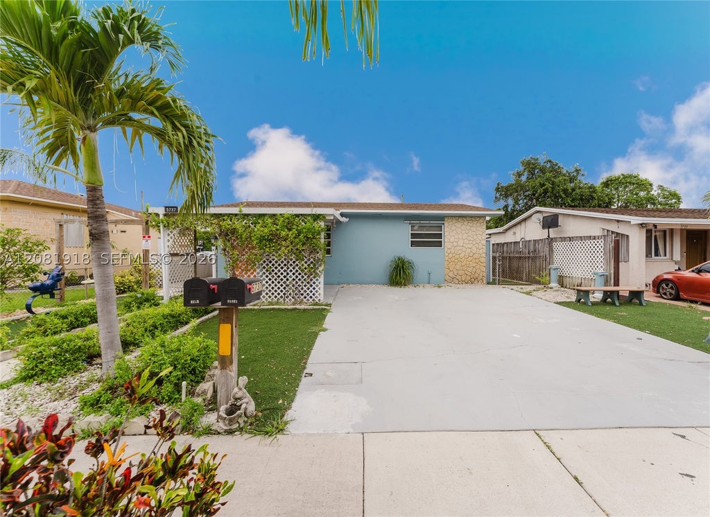 Photo of 5737 Grant St, Hollywood, FL 33021 (MLS # A12081918)