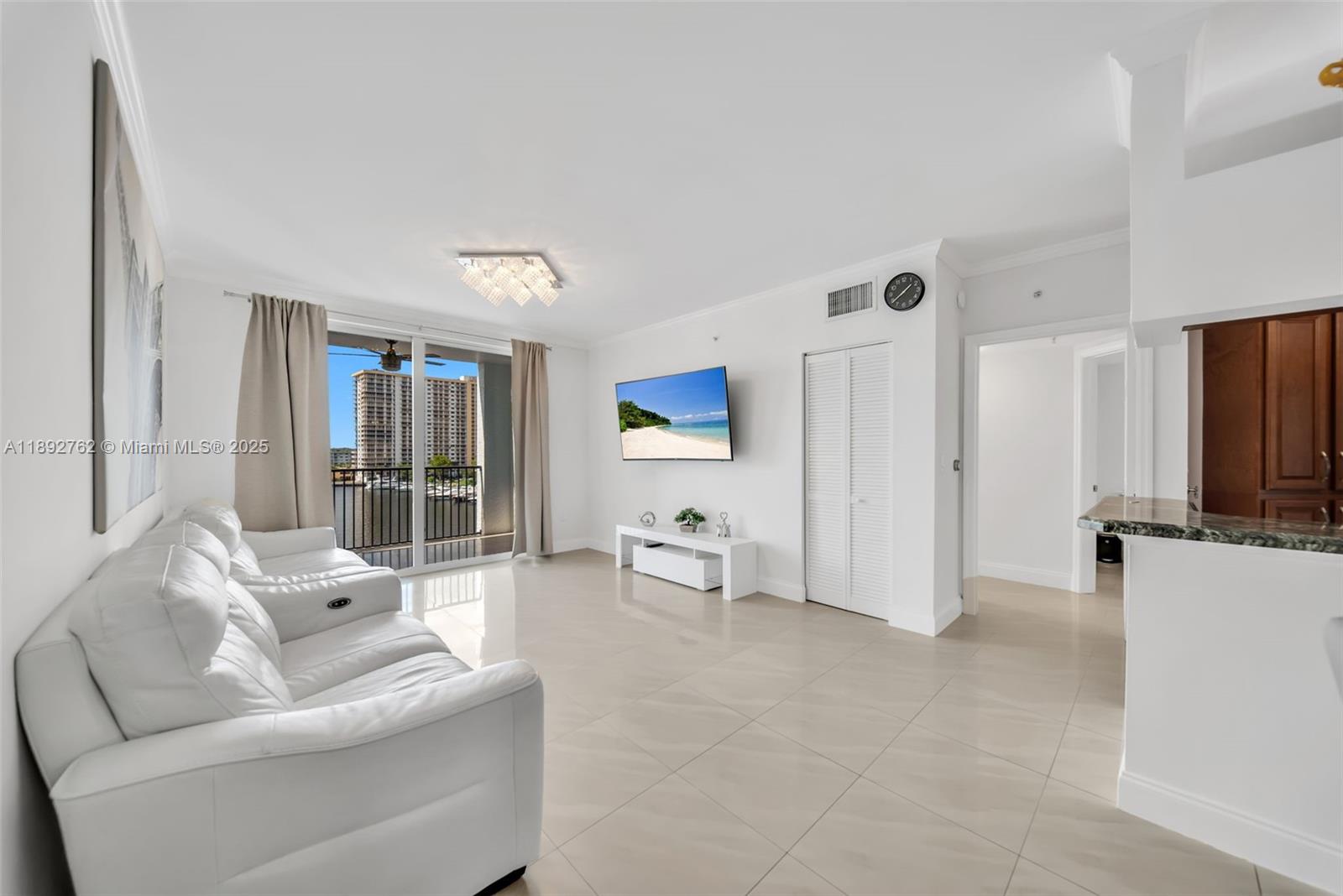 PORTO BELLAGIO CONDO - Residential Lease