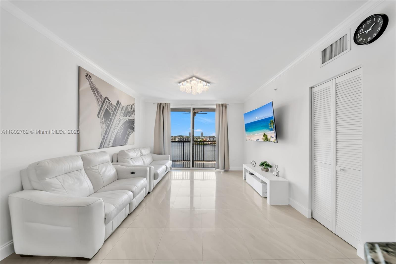 PORTO BELLAGIO CONDO - Residential Lease