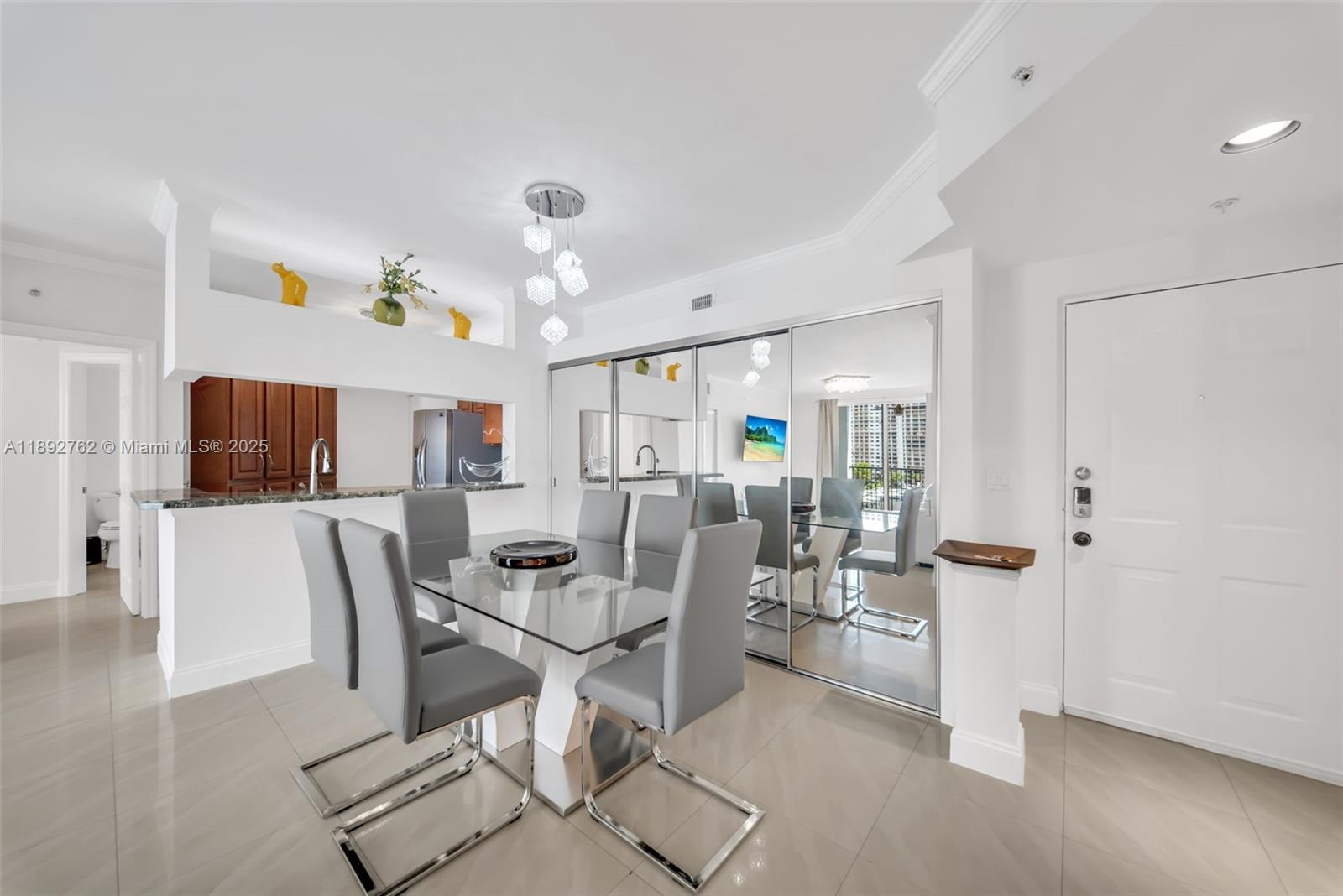 PORTO BELLAGIO CONDO - Residential Lease