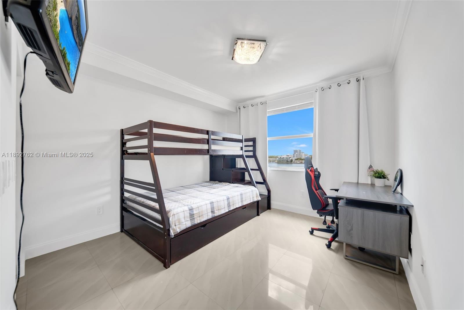 PORTO BELLAGIO CONDO - Residential Lease