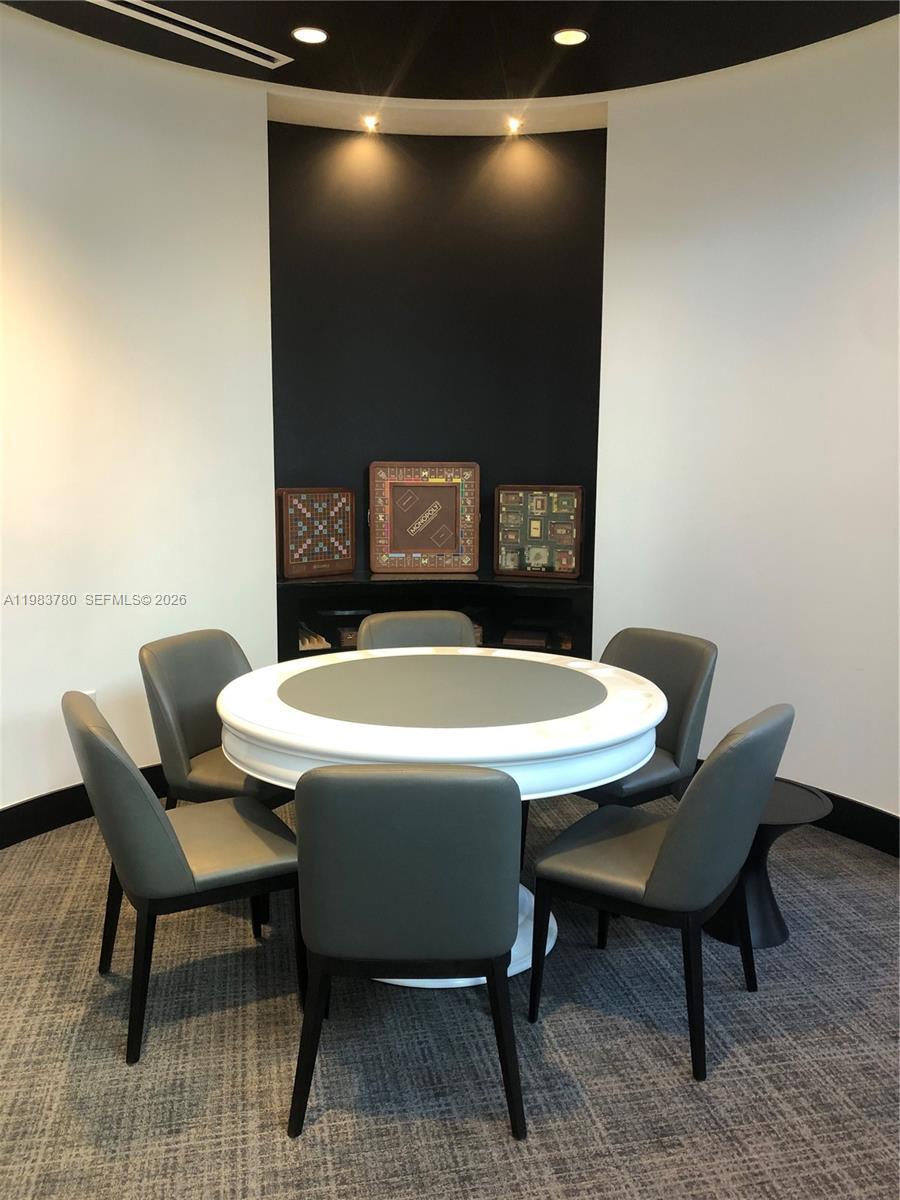 PARAMOUNT MIAMI WORLDCENT - Residential Lease