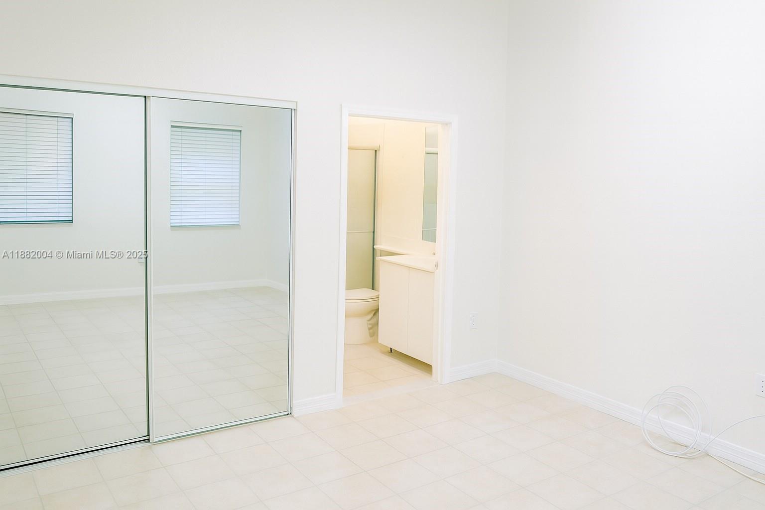 HOLLYWOOD LITTLE RANCHES - Residential Lease