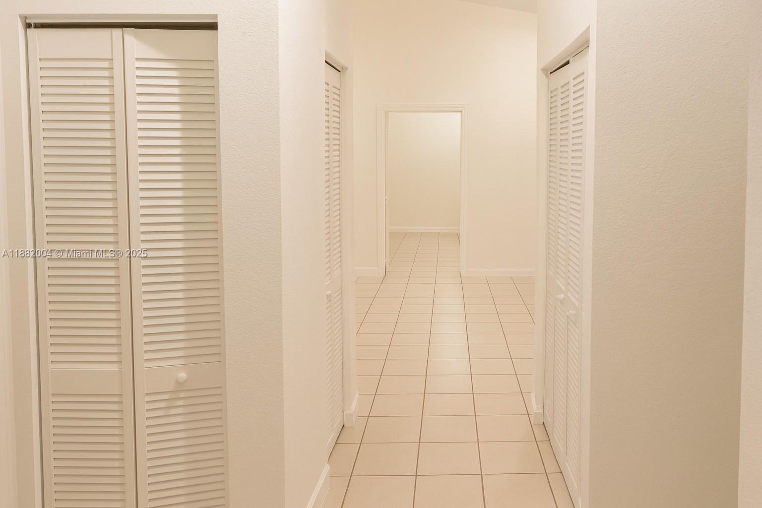 HOLLYWOOD LITTLE RANCHES - Residential Lease