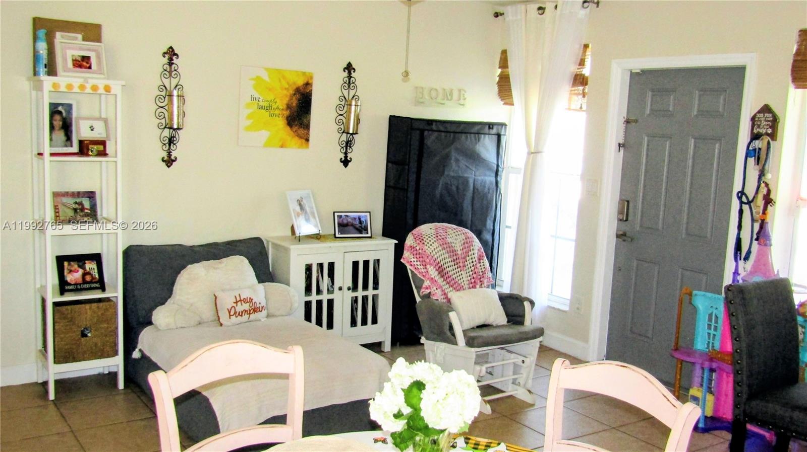 HERITAGE HOMES - Residential