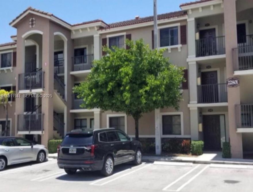 WONDERFUL UNIT IN THE COURTS AT BAYSHORE, offers a charming and comfortable space. The primary bedroom integrated with its bathroom, offers comfort and space. All of their appliances are quality stainless steel, washer and dryer in unit. Its Club House offers a variety of services and entertainment that will be enjoyed by all its residents. Tenant occupied, rent amount $2,150