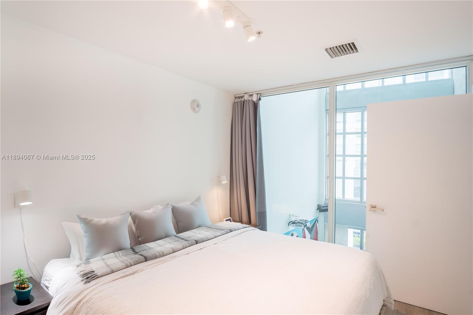 FOUR MIDTOWN MIAMI CONDO - Residential Lease