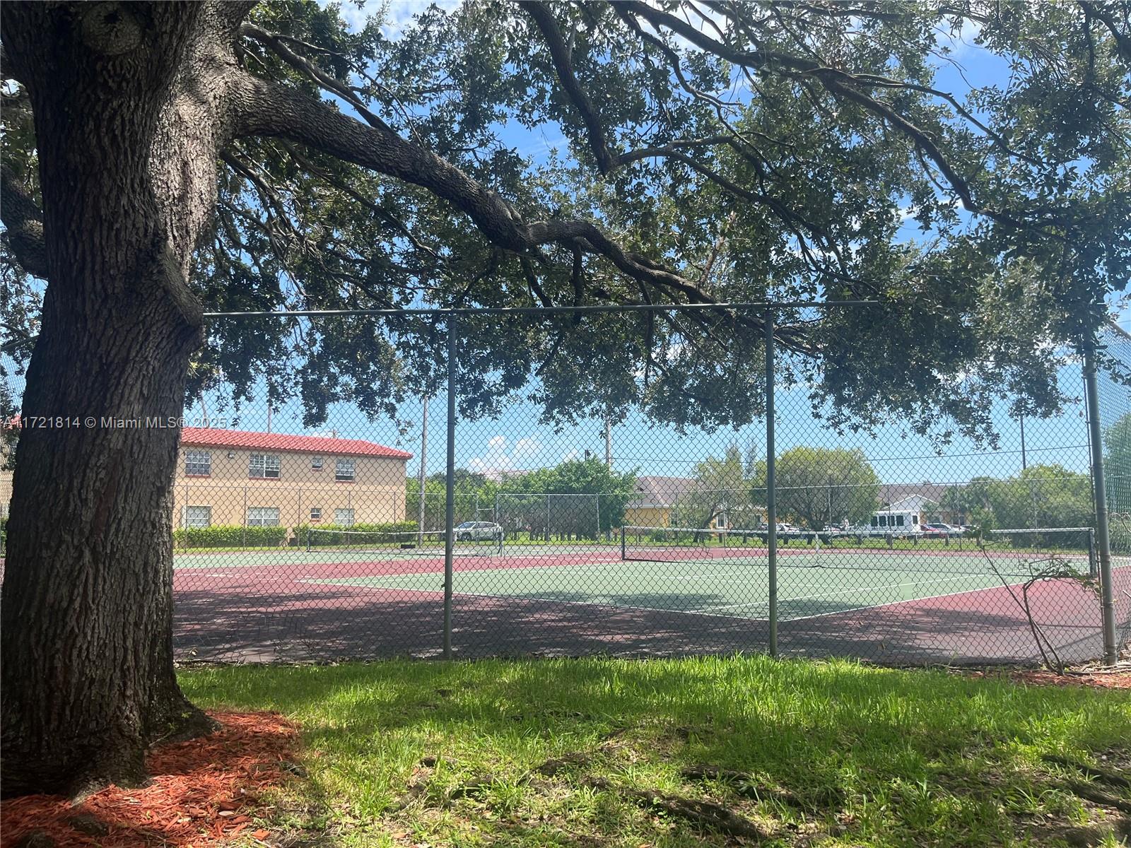 WINDMILL LAKES V CONDO - Residential