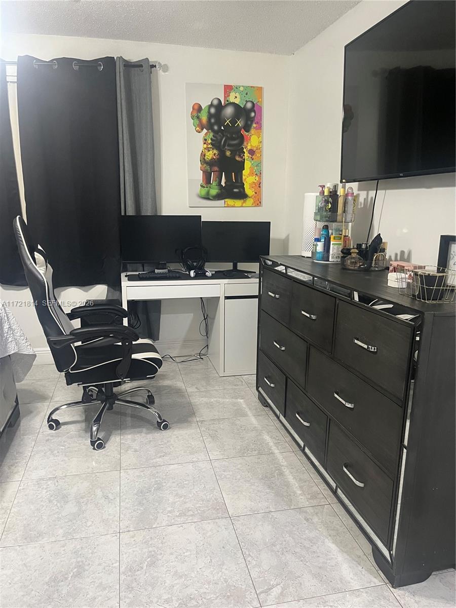 WINDMILL LAKES V CONDO - Residential