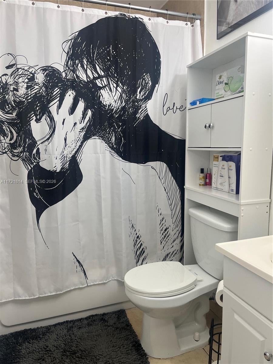 WINDMILL LAKES V CONDO - Residential