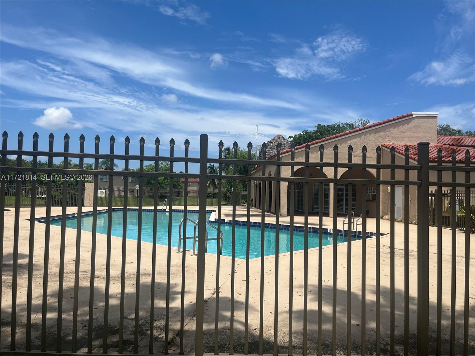 WINDMILL LAKES V CONDO - Residential