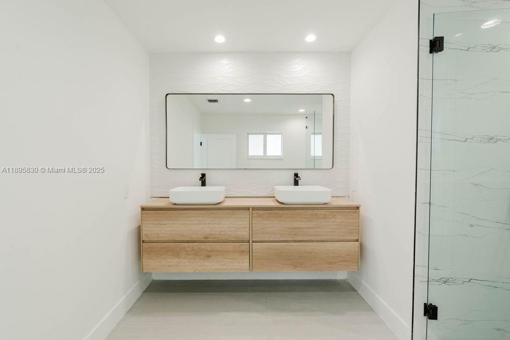 FAIRLAWN ESTS 1ST ADDN - Residential