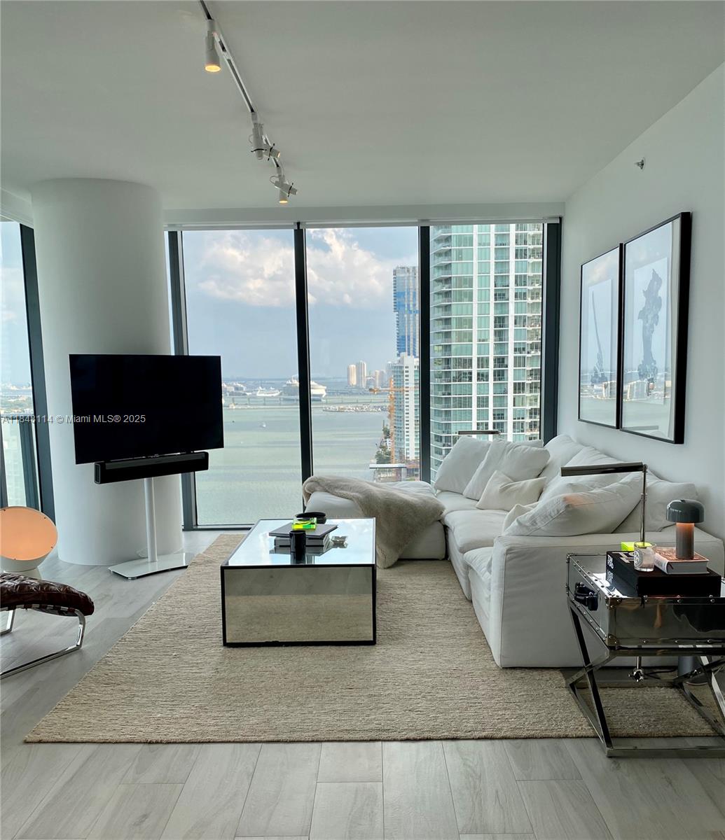 ONE PARAISO CONDO - Residential Lease