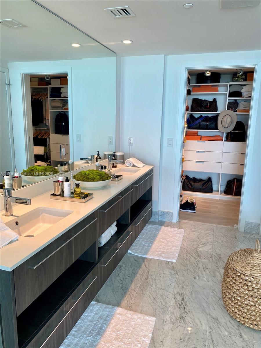 ONE PARAISO CONDO - Residential Lease