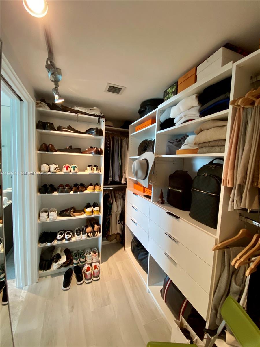 ONE PARAISO CONDO - Residential Lease