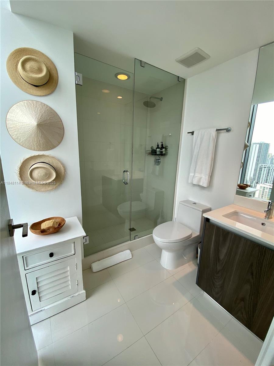 ONE PARAISO CONDO - Residential Lease