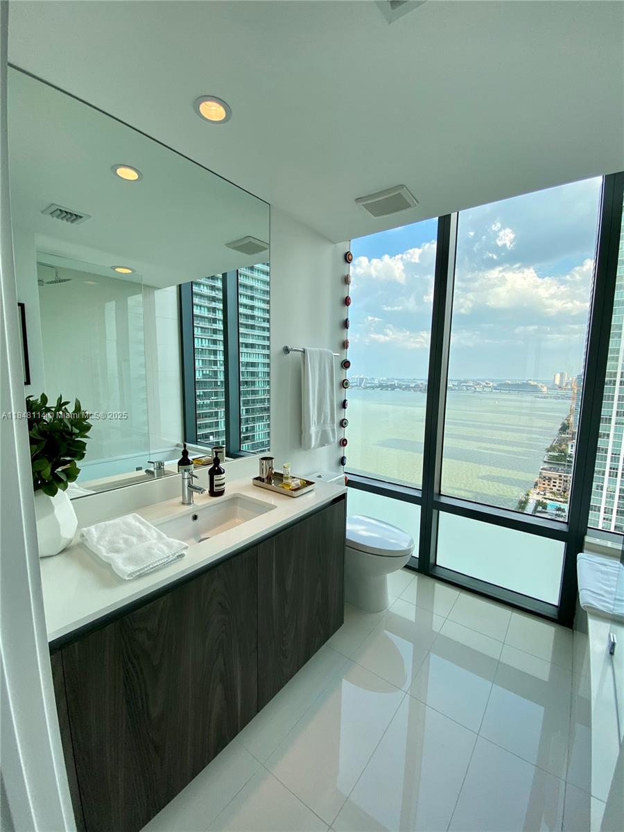 ONE PARAISO CONDO - Residential Lease