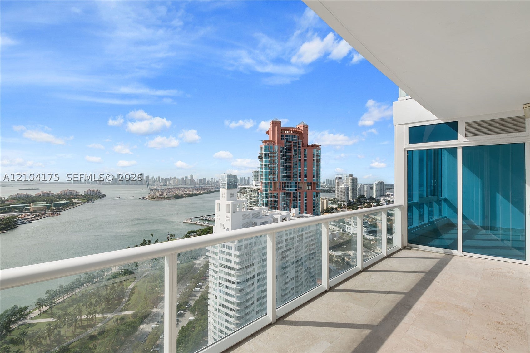 100 S Pointe Dr 2902