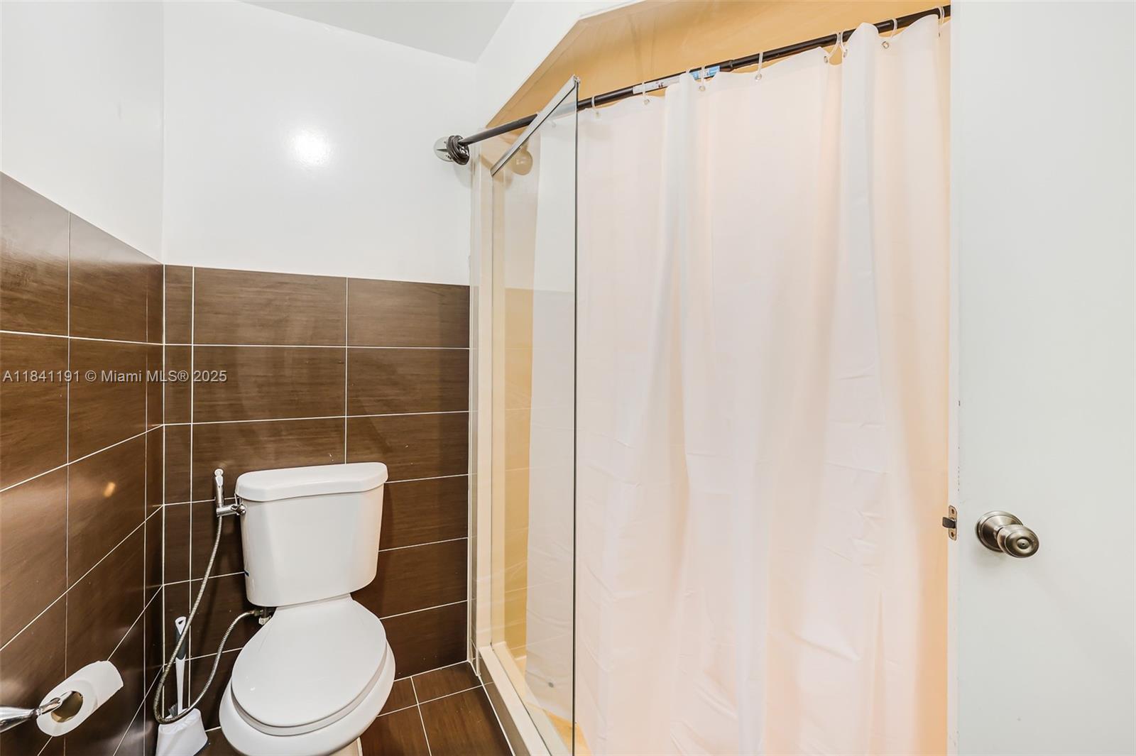 LAKE & TENNIS VILLAS PH 1 - Residential