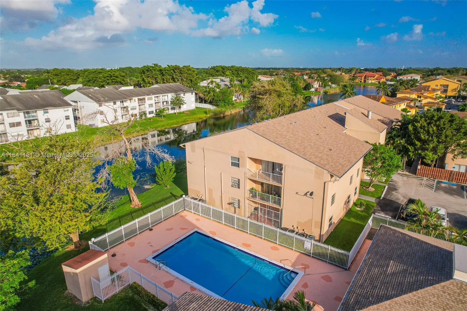 LAKE & TENNIS VILLAS PH 1 - Residential