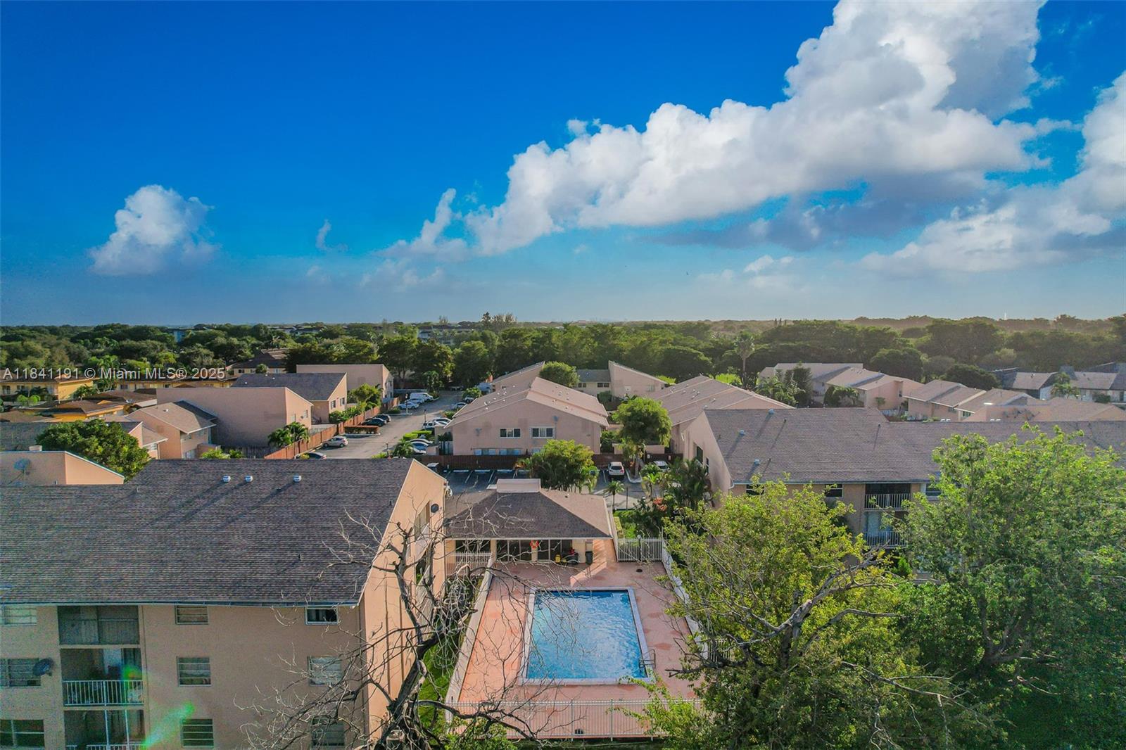 LAKE & TENNIS VILLAS PH 1 - Residential