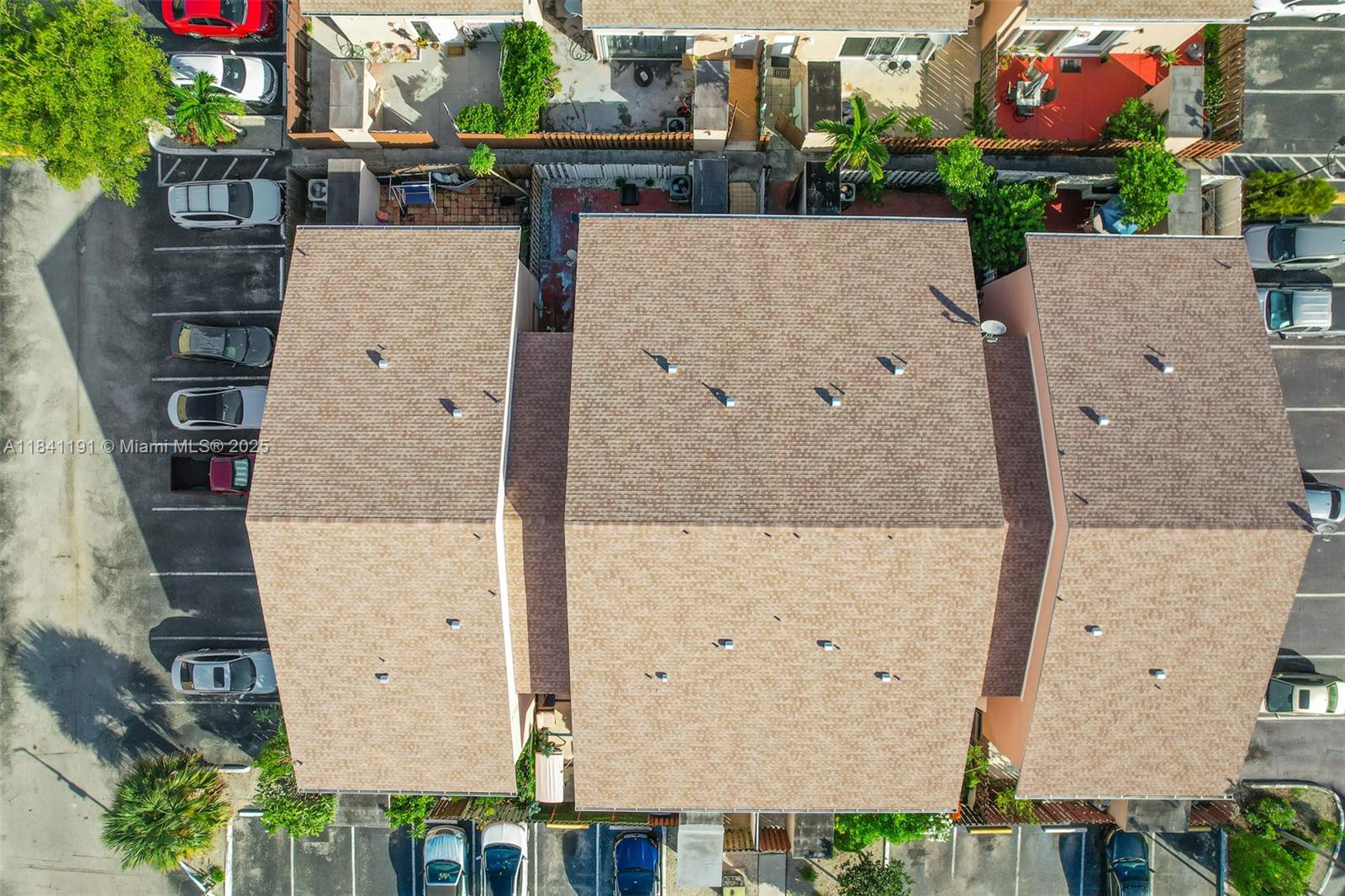 LAKE & TENNIS VILLAS PH 1 - Residential