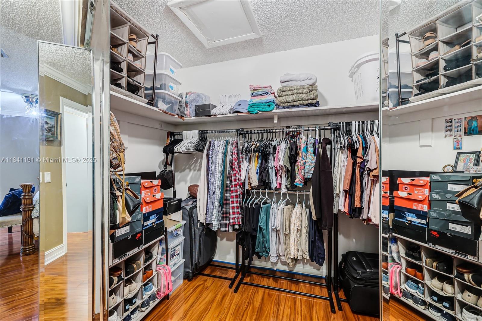 LAKE & TENNIS VILLAS PH 1 - Residential