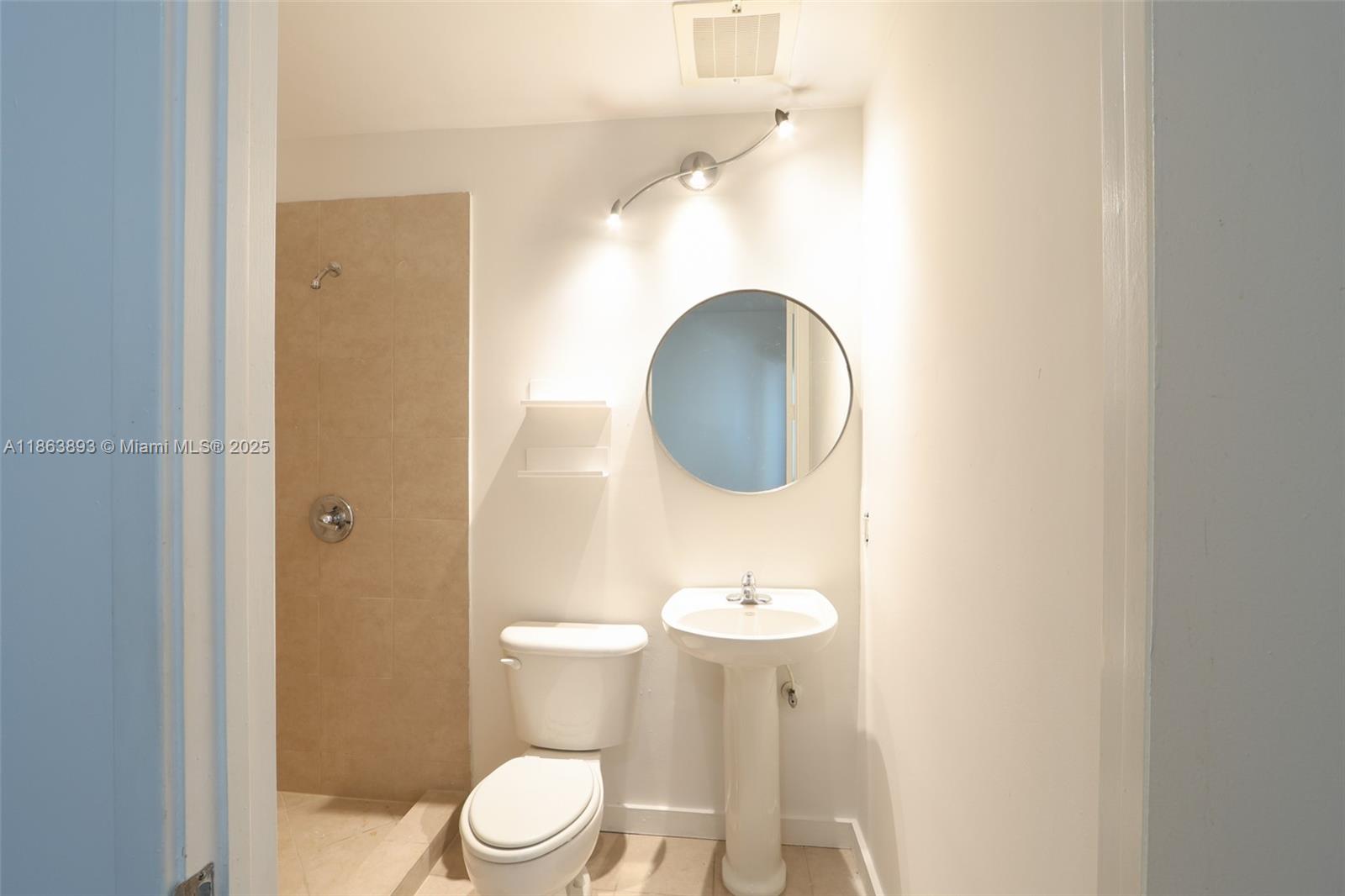 EDGEWATER LOFTS CONDO - Residential Lease