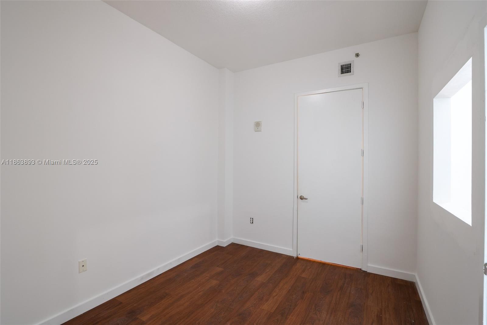 EDGEWATER LOFTS CONDO - Residential Lease