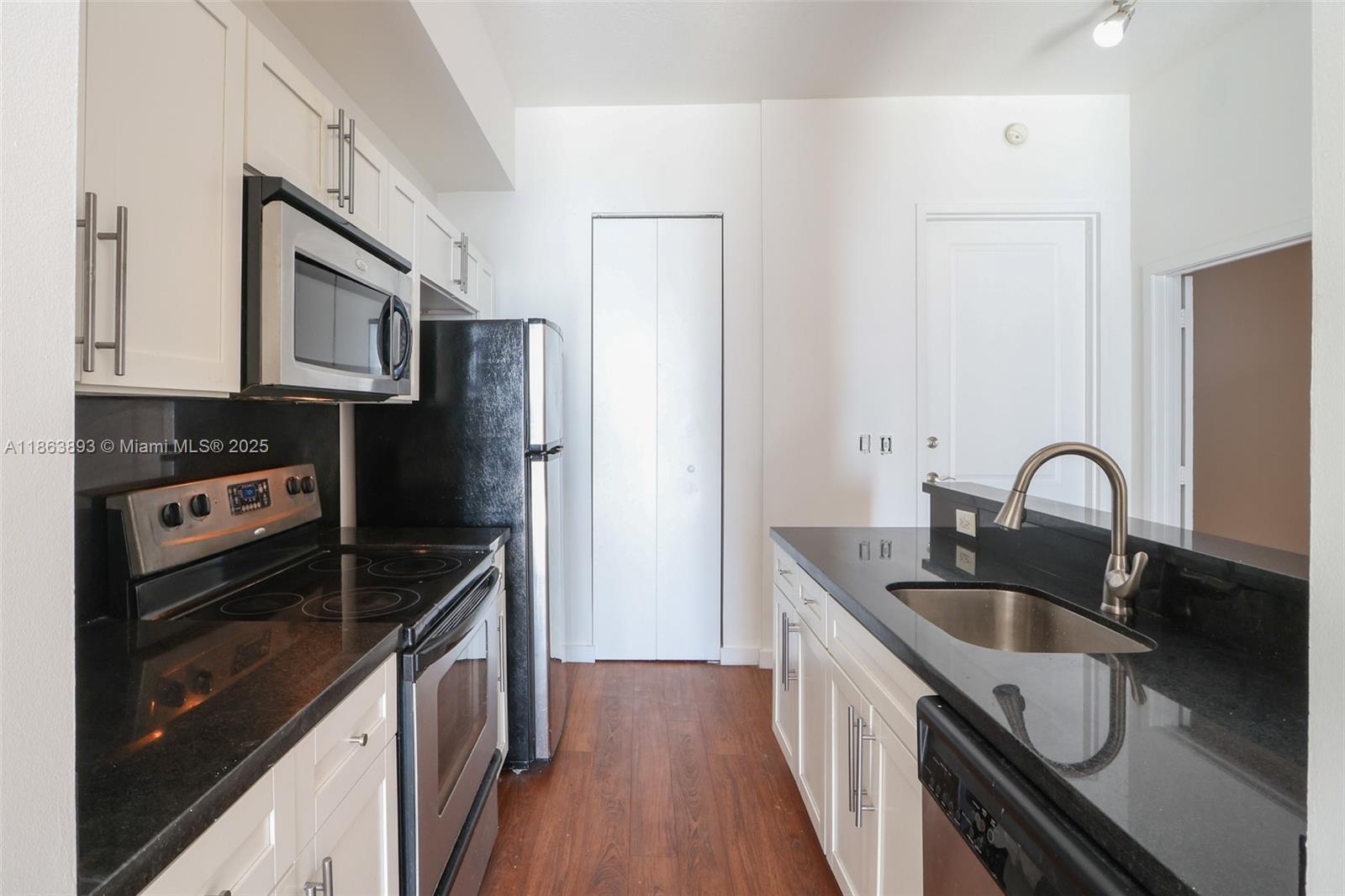 EDGEWATER LOFTS CONDO - Residential Lease