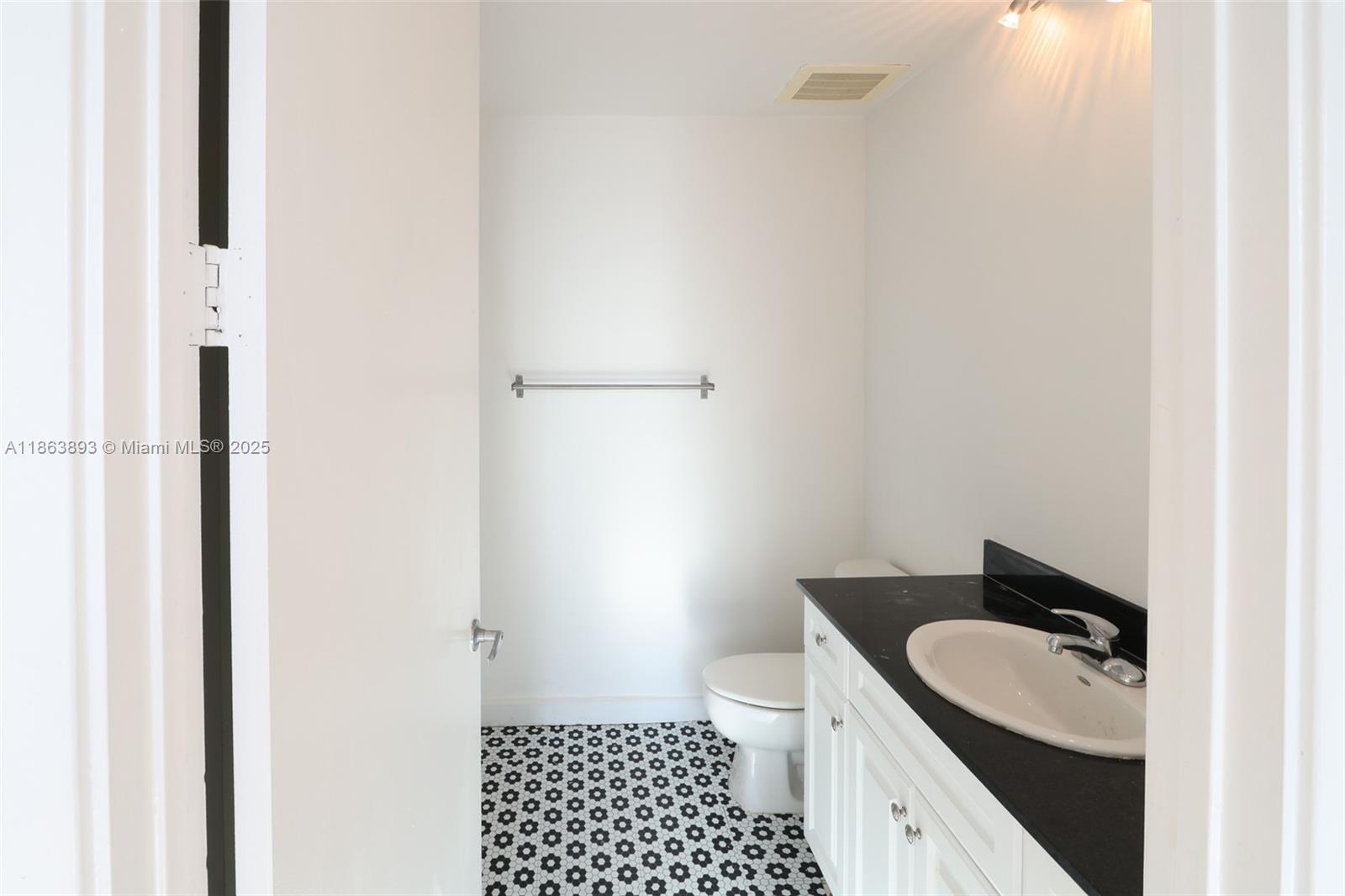 EDGEWATER LOFTS CONDO - Residential Lease