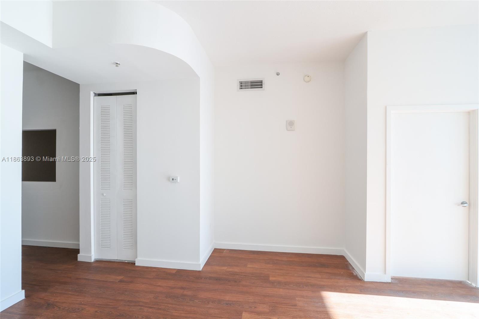 EDGEWATER LOFTS CONDO - Residential Lease