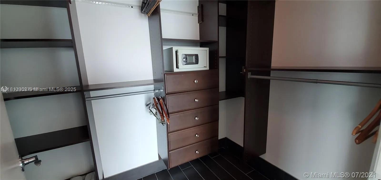 VIZCAYNE SOUTH CONDO - Residential Lease