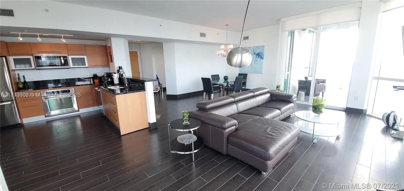 253 NE 2nd St 4808