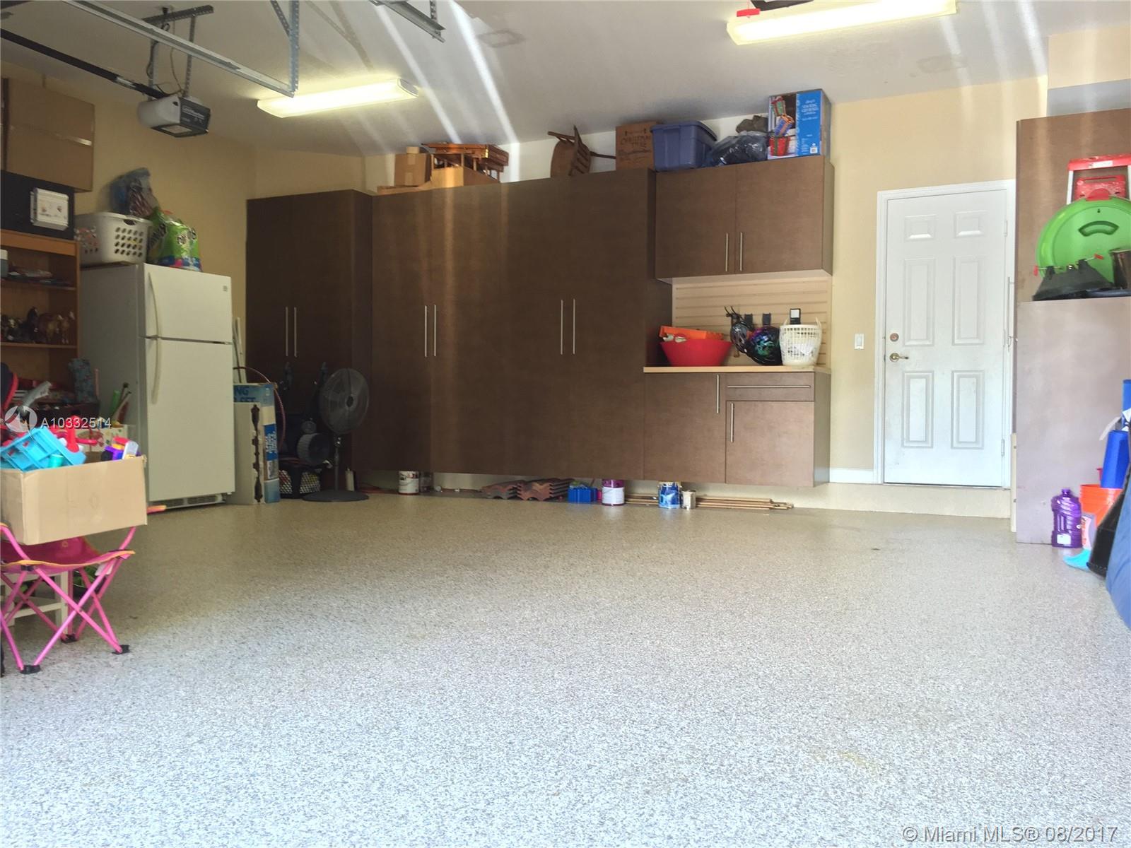 KENDALL BREEZE SOUTH - Residential Lease