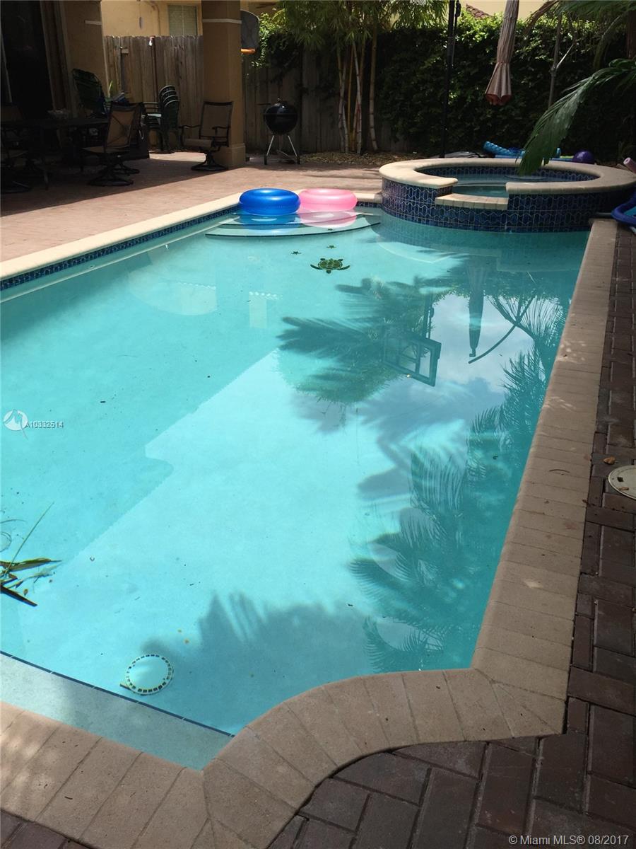 KENDALL BREEZE SOUTH - Residential Lease