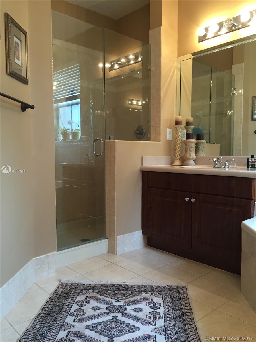 KENDALL BREEZE SOUTH - Residential Lease