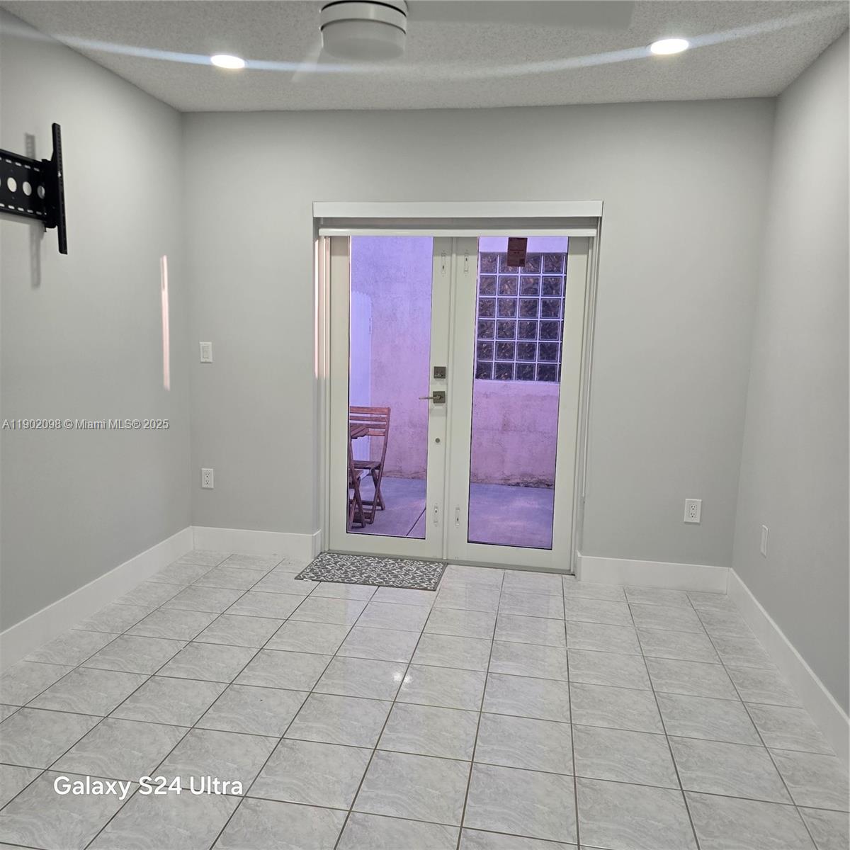 LAKES BY THE BAY SEC 11 - Residential Lease