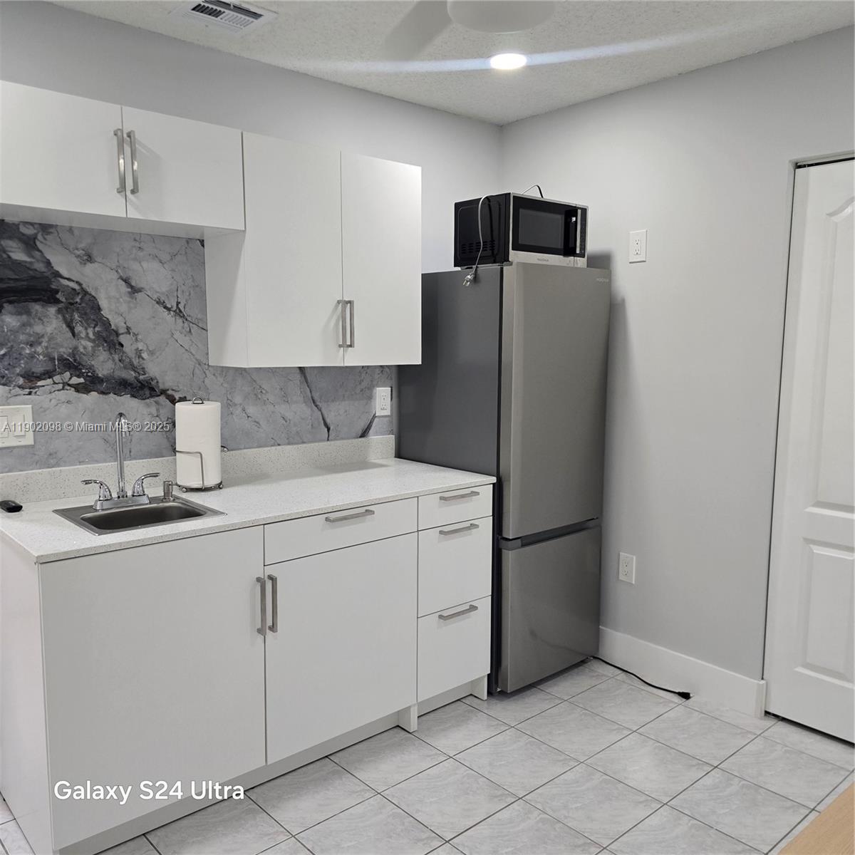 LAKES BY THE BAY SEC 11 - Residential Lease