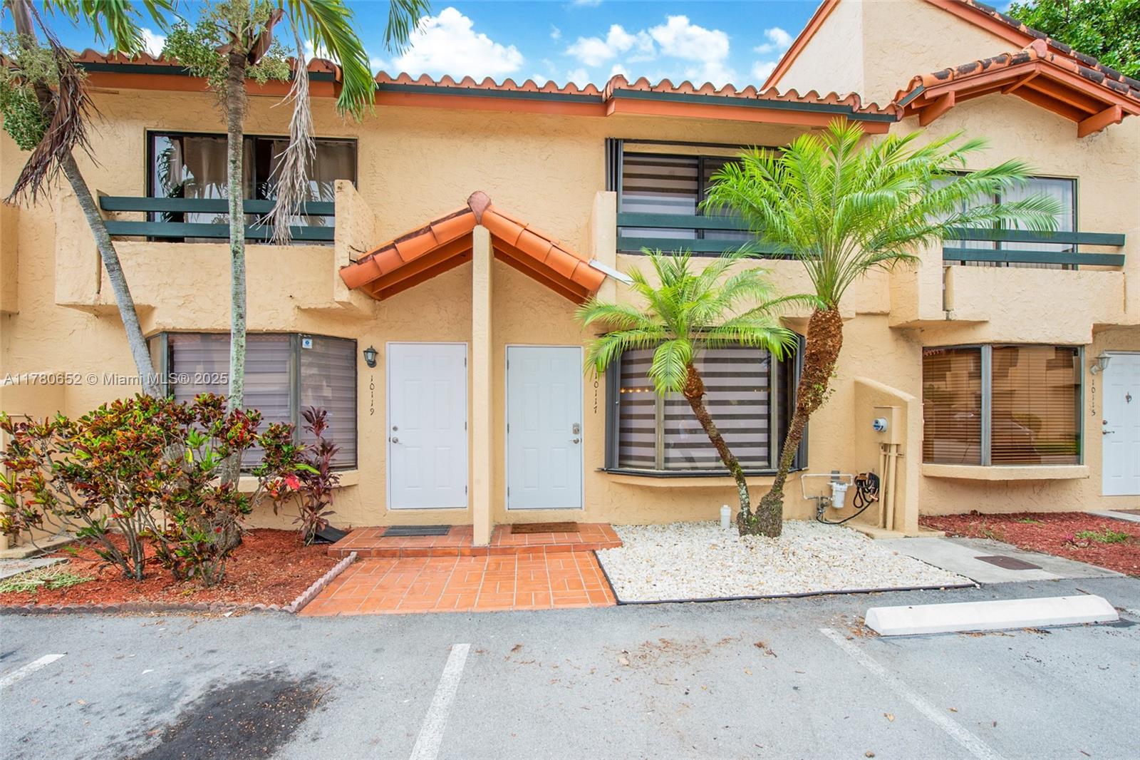 10117 Sw 77th Ct, Miami, Broward County, Florida - 2 Bedrooms  
3 Bathrooms - 