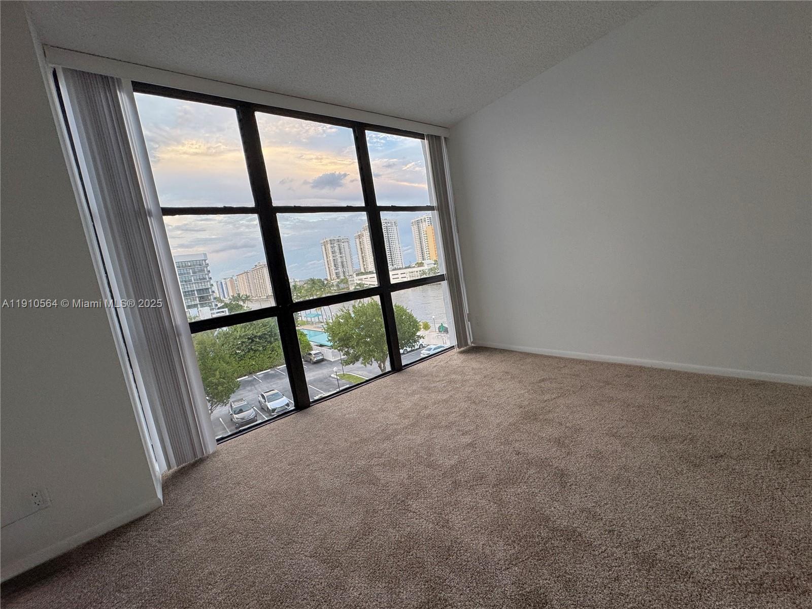 OCEANVIEW PARK CONDO - Residential Lease