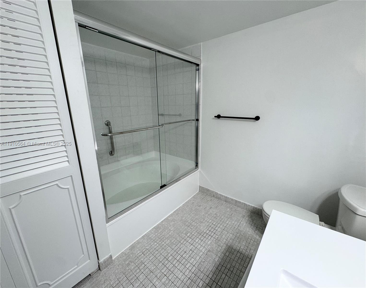 OCEANVIEW PARK CONDO - Residential Lease