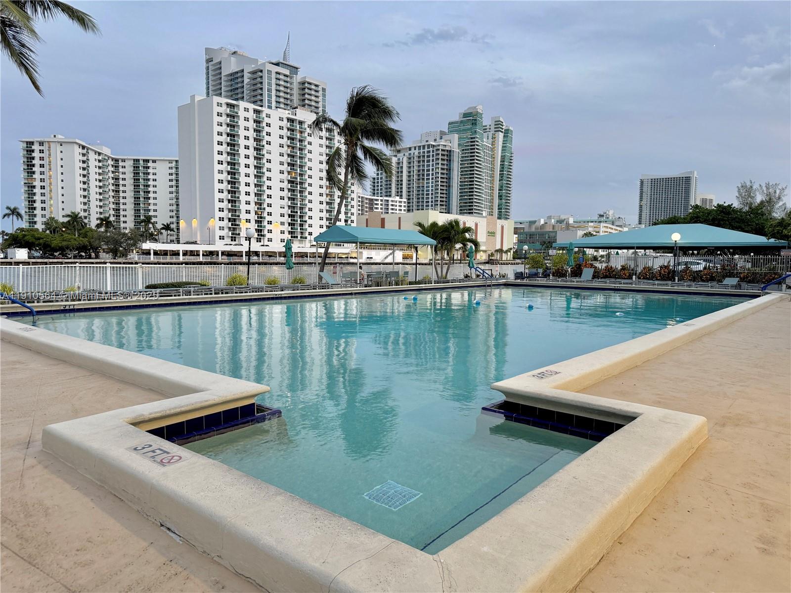 OCEANVIEW PARK CONDO - Residential Lease