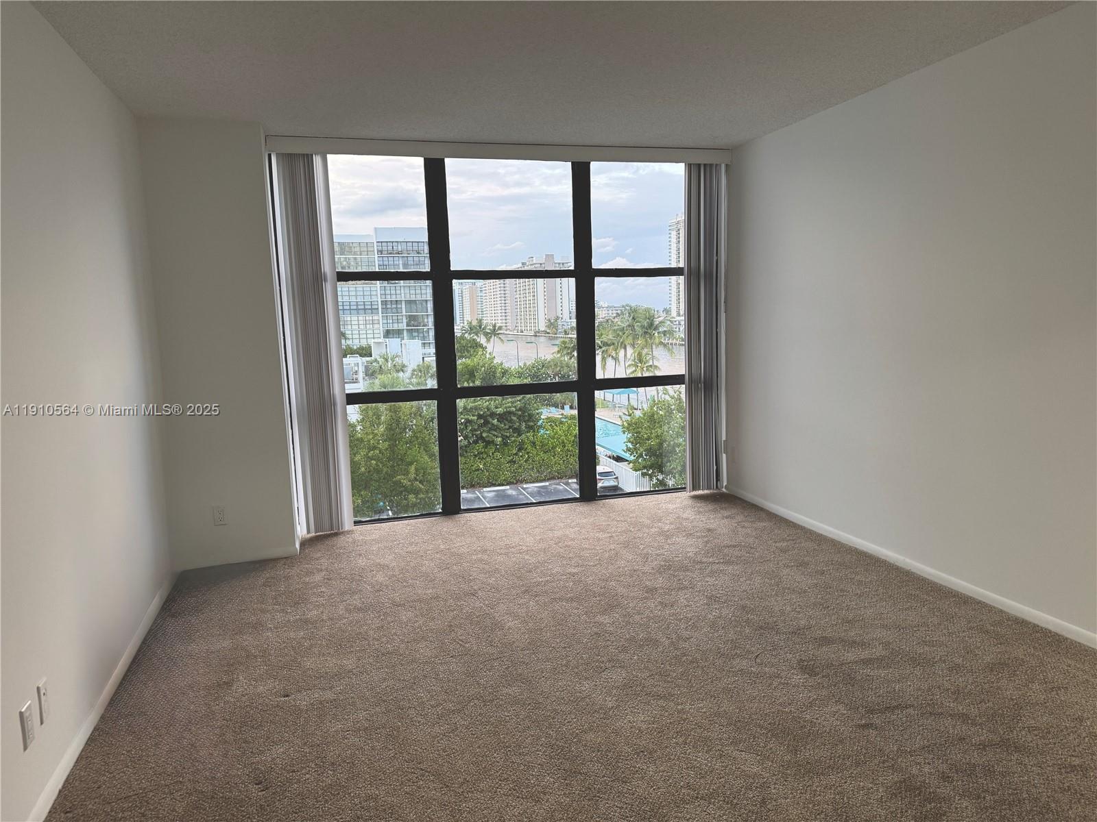 OCEANVIEW PARK CONDO - Residential Lease
