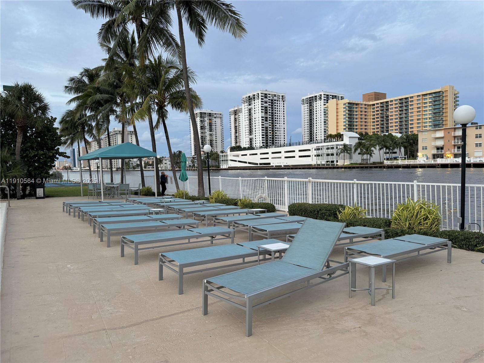 OCEANVIEW PARK CONDO - Residential Lease