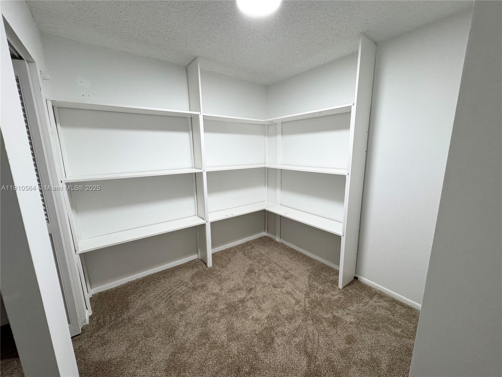 OCEANVIEW PARK CONDO - Residential Lease