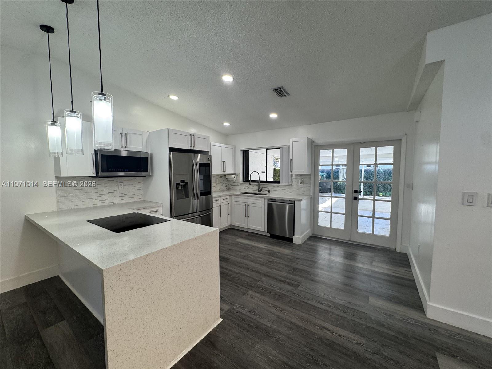 THE MOORS TOWNHOUSES - Residential Lease
