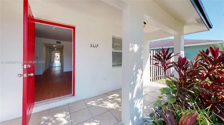 AMAZING!!! OPPORTUNITY, 3 BEDROOM 2 BATHROOM . COMPLETELY RENOVATE , WOOD FLOORS, MINUTES FROM THE AIRPORT AND SEMINOLE HARD ROCK HOTEL CASINO.
