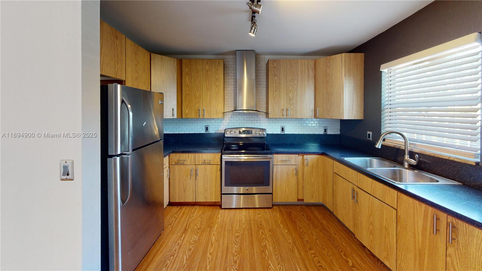 WEST CARVER RANCHES ADD N - Residential Lease