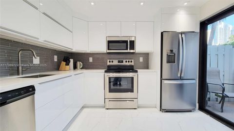 369 Poinciana Dr 1115 Sunny Isles Beach FL 33160